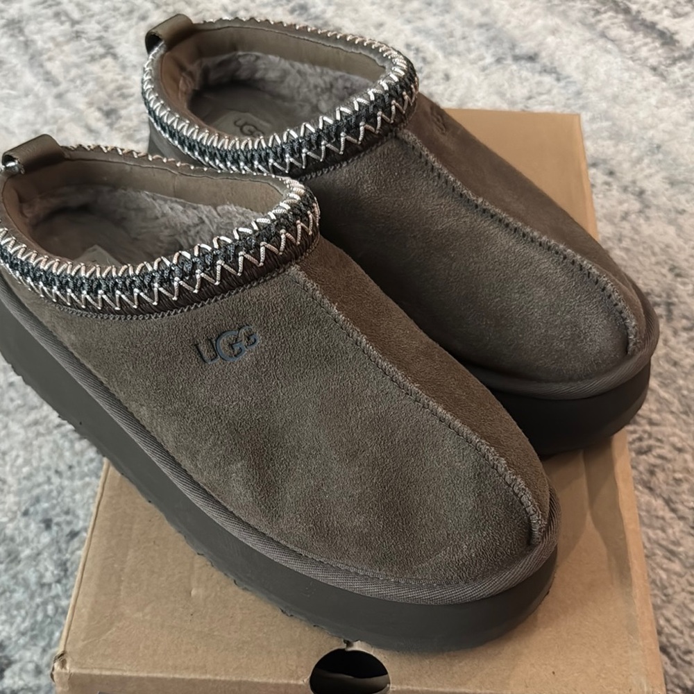 UGG women’s Tazz Slip-On Shoes